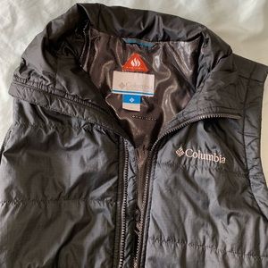 Columbia puffy vest - Size M